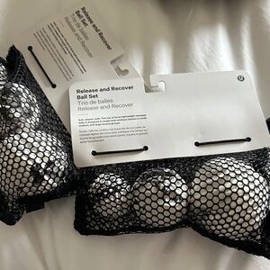 Lululemon Black and White Release Ball Set